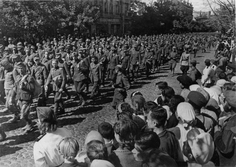 Марш пленных немцев в Киеве. 1944 г. 