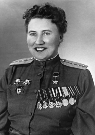 Герой Советского Союза Лариса Николаевна Розанова – штурман 46-го авиаполка.1948 г.