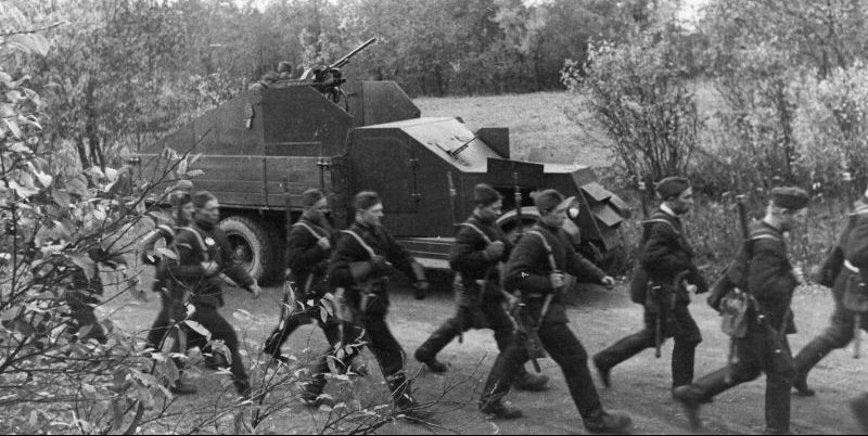 Колонна ленинградских ополченцев. Июль 1941 г. 