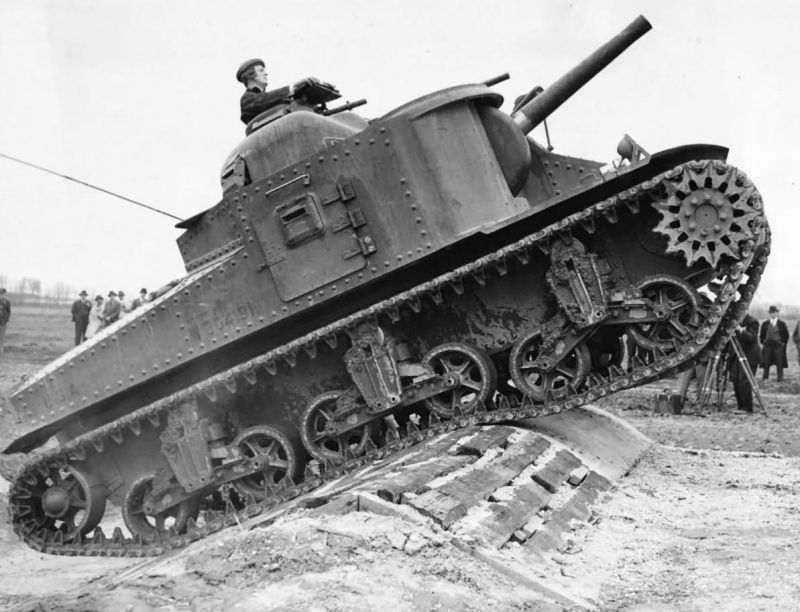 Прототип среднего танка М3 «Ли» на испытаниях на Абердинском полигоне. 1941 г. 