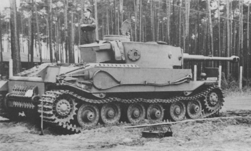 Прототип немецкого танка «Тигр» конструкторского бюро Фердинанда Порше, на полигоне. Август 1942 г. 