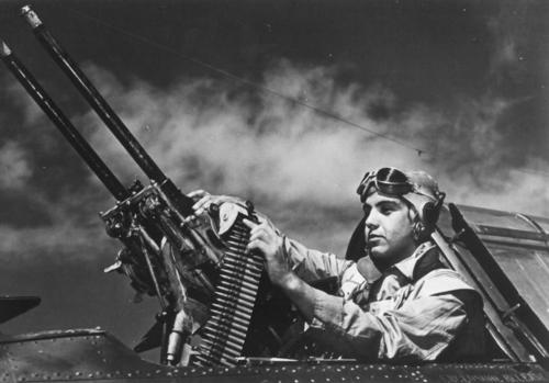 Стрелок пикирующего бомбардировщика Douglas SBD Dauntless. 1943 г.