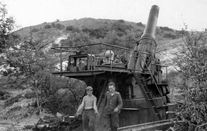 420-мм мортира «Гамма» под Севастополем. Июнь 1942 г. 