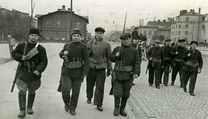 Бойцы рабочего отряда Кировского Ленинградского завода. 25 сентября 1941 г.