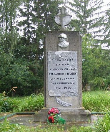 с. Синявка Менского р-на. Памятник погибшим односельчанам, установленный в 1967 году.