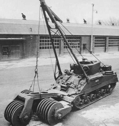 Минный катковый трал «T-1E1 Earthworm». 1943 г. 