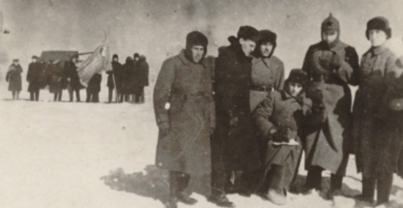 Народное ополчение Тракторозаводского района на учебных занятиях. Ноябрь 1941 г.