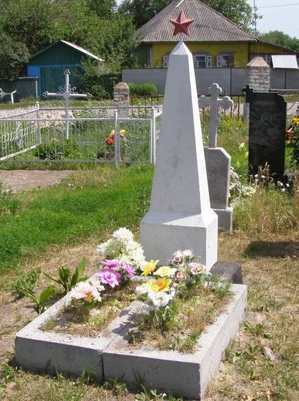 с. Куриловка Нежинского р-на. Братская могила неизвестных воинов, погибших в боях за село. 