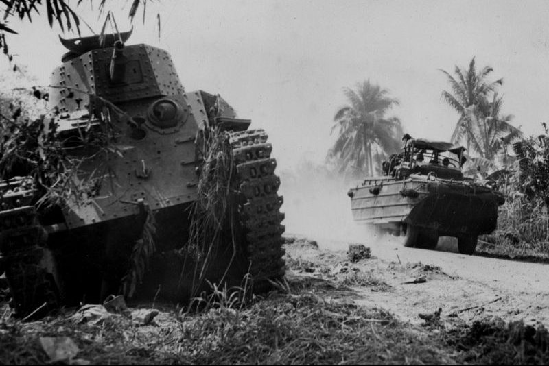 Амфибия DUKW на острове Лейте. Ноябрь 1944 г. 
