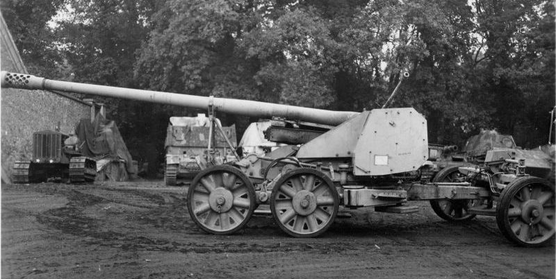 Тяжелая 128-мм противотанковая пушка PaK 44. Август 1945 г. 