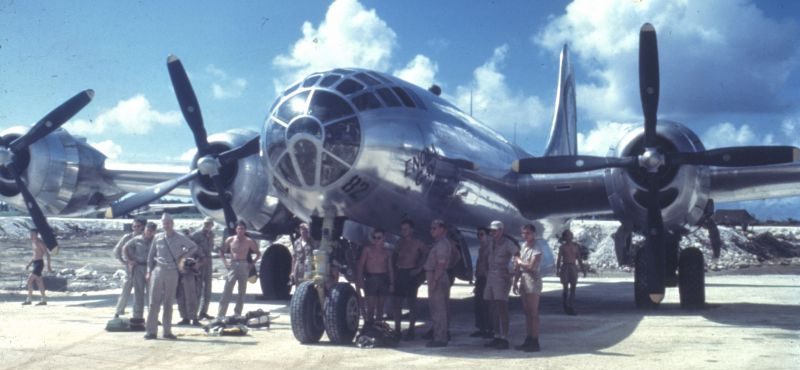 Бомбардировщик B-29 «Энола Гэй», который сбросил атомную бомбу на японский город Хиросима. 1945 г. 