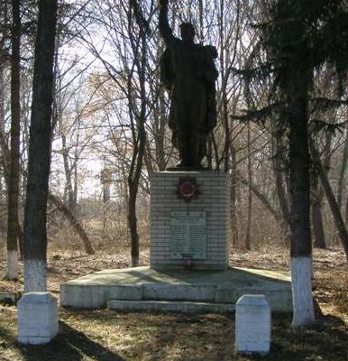 с. Талалаевка Нежинского р-на. Памятник, установленный на братской могиле 16 советских воинов и партизан, погибших в боях за село.
