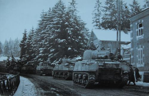 Танки 1-й Польской бронетанковой дивизии. Нормандия, 1944 г. 