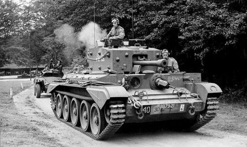 Британский танк Cromwell Mk IV, принадлежащий 1-й польской бронетанковой дивизии в Нормандии. Июль 1944 г. 