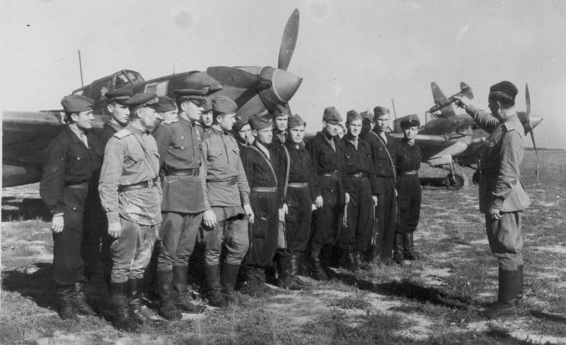 Советские и польские пилоты. 1944 г. 