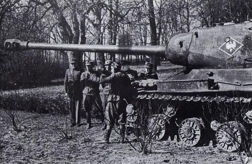 Танк ИС-2 4-го Польского бронетанкового полка в Восточной Пруссии. Март 1945 г.