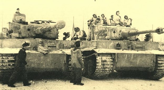 Немецкие танки снова в городе. Февраль 1943 г. 