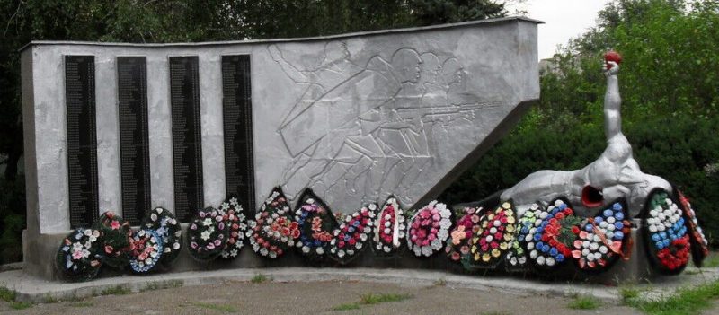 ст-ца. Барсуковская Кочубеевского р-на. Памятник землякам, погибшим в годы войны.