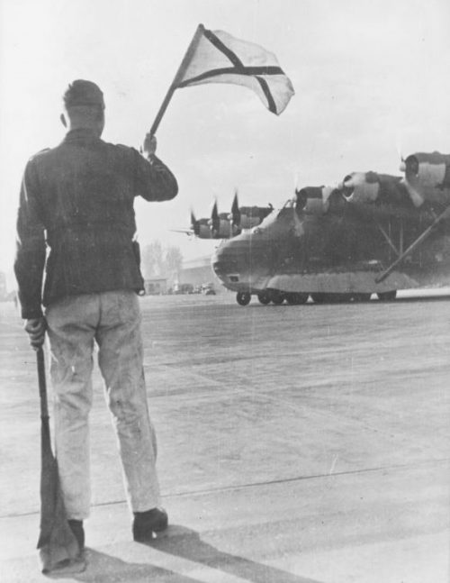 Тяжелый транспортный самолет Мессершмитт Me.323 «Гигант». 1943 г.