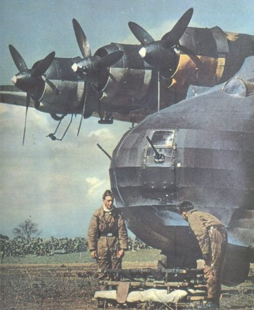 Тяжелый транспортный самолет Мессершмитт Me.323 «Гигант». 1943 г.