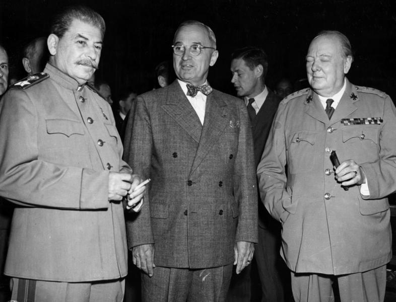 И. В. Сталин, Г. Трумэн и У. Черчилль на Потсдамской конференции.