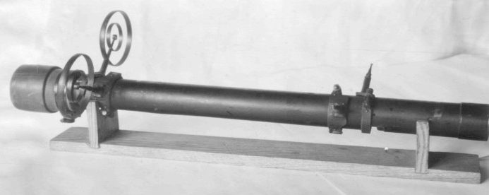 Оптический пулеметный прицел ОП-1 с механическим дублером КП-5 и мушкой.