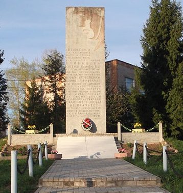 д. Русаново Великолукского р-на. Мемориал землякам, погибших в годы войны. 
