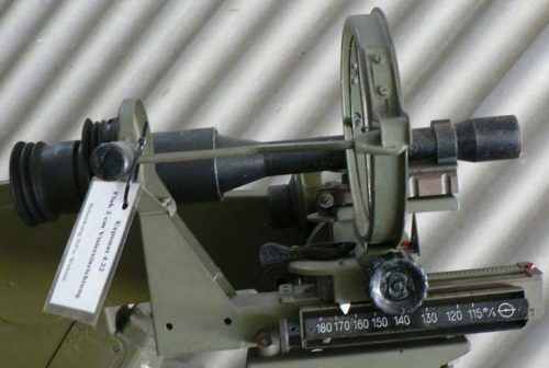 Прицельные устройства «Linealvisier 21» на 20-мм зенитных орудиях.