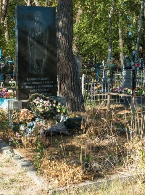 с. Каменка Житомирского р-на. Братская могила 34 советских воинов, погибших в годы войны.