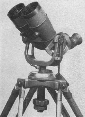 10-сантиметровый зенитный бинокль модели 89 (1929 г.) использовался для получения точечной коррекции, имеет 15-кратное увеличение и поле зрения 4 °.