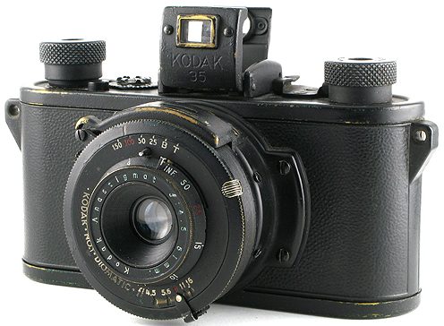 Фотоаппарат «Kodak PH-324» в черном цвете.