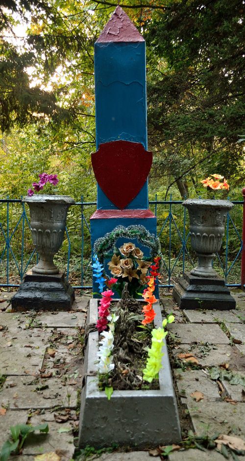 с. Райгородок Бердичевского р-на. Могила советского солдата.