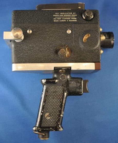 16-мм ручная камера ВМС США «Bell and Howell» типа N4-A.