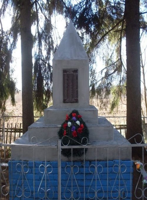 д. Вологино Невельского р-на. Братская могила советских воинов, погибших в годы войны.