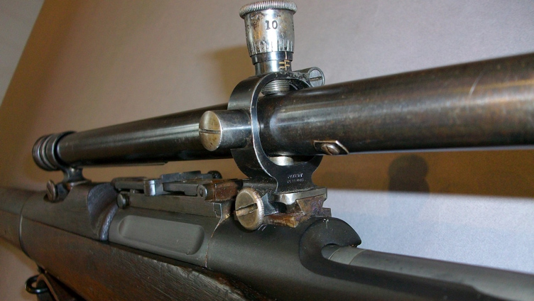 Винтовка M1903 Springfield с оптическим прицелом Lyman 5A.