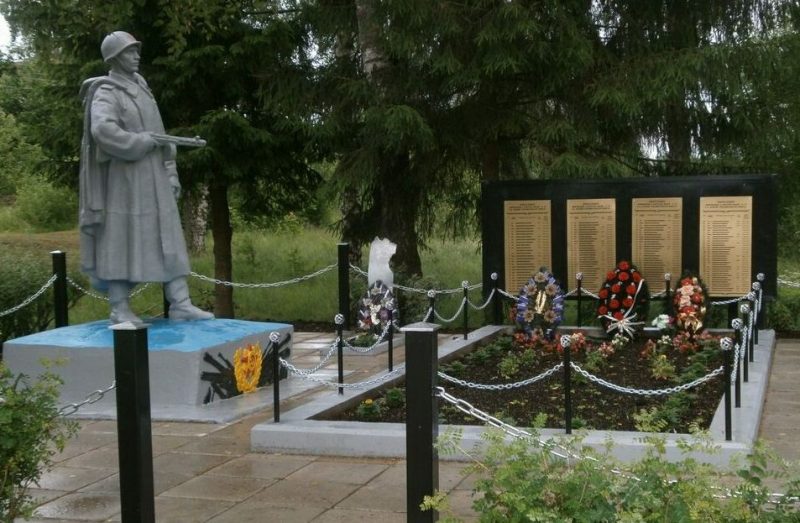 д. Исаково Себежского р-на. Братская могила партизан и советских воинов, погибших в 1944 году.
