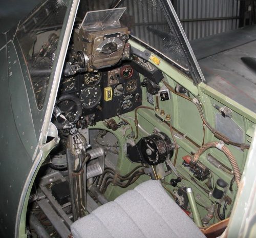 Прицел Mk IID Gyro на приборной панели истребителя Spitfire IX.