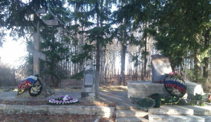 д. Дубровно Порховского р-на. Братская могила советских воинов, погибших в 1944 году.