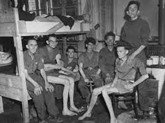 Британские военнопленные освобожденные после 5 лет пребывания в немецком плену. 