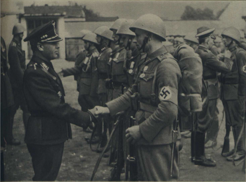 Награждение словацких военнослужащих, принимавших участие во вторжении в Польшу.