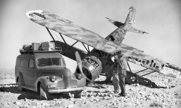 Истребитель Fiat CR.42 Falco, потерпевший аварию. Ливия 1940 г. 