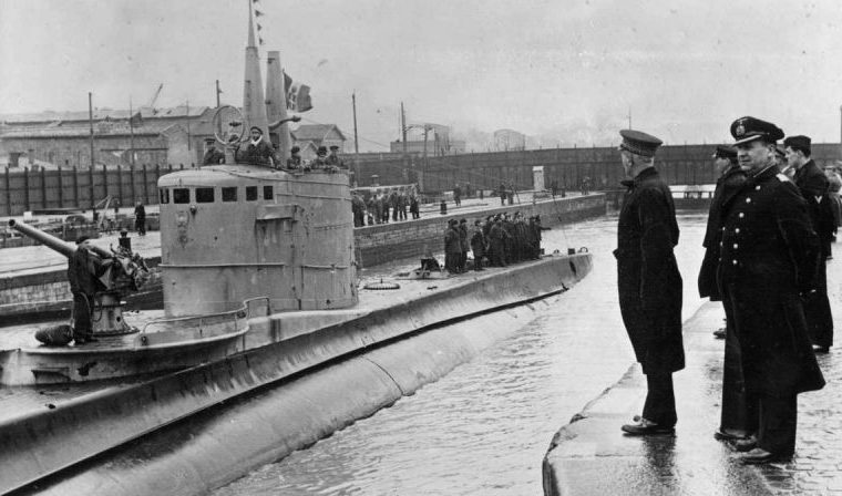 Подводная лодка «Леонардо да Винчи» идет в море. 1941 г. 