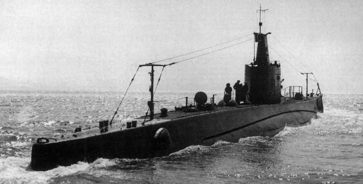 Подводная лодка «Леонардо да Винчи» идет в море. 1941 г. 
