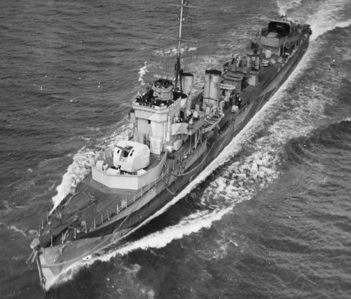 Британский эсминец «Вэнити» в Северном море. 10 июня 1942 г. 