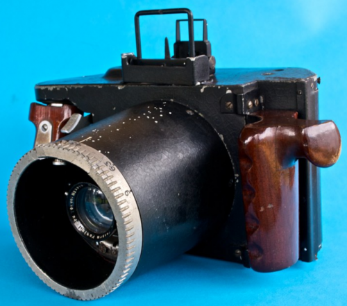 Ручная аэрофотокамера Navy Type 99 разных производителей с 15-сантиметровым объективом.