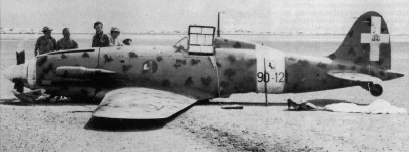 Сбитый истребитель Macchi MC.202 «Folgore» в Северной Африке. 1942 г. 
