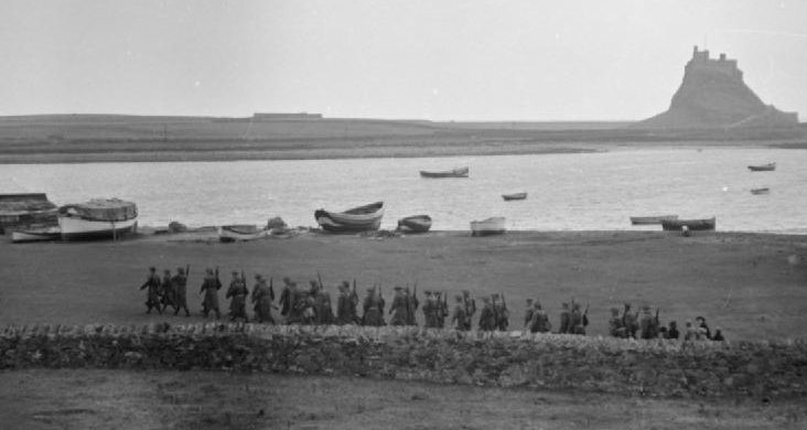 Ополченцы Линдисфарна на охране берега. 1943 г. 