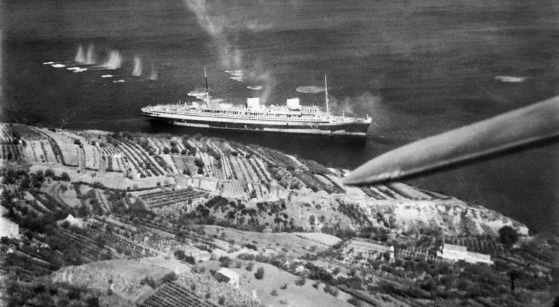 Атака британскими штурмовиками «Бофайтер» океанского лайнера «Рекс». 8 сентября 1944 г. 