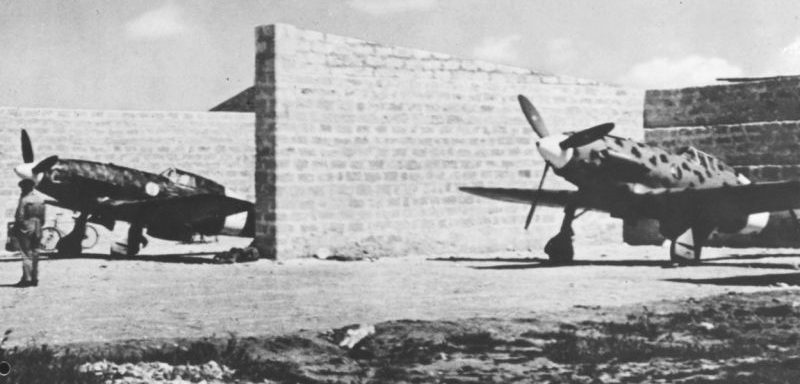 Истребители Macchi MC.202 «Folgore» на сицилийском аэродроме Трапани. 1943 г. 