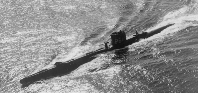 Британская подводная лодка «Верэнджиан» в Атлантическом океане. 1944 г. 